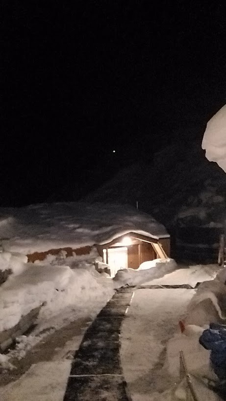 雪の中のかんの温泉