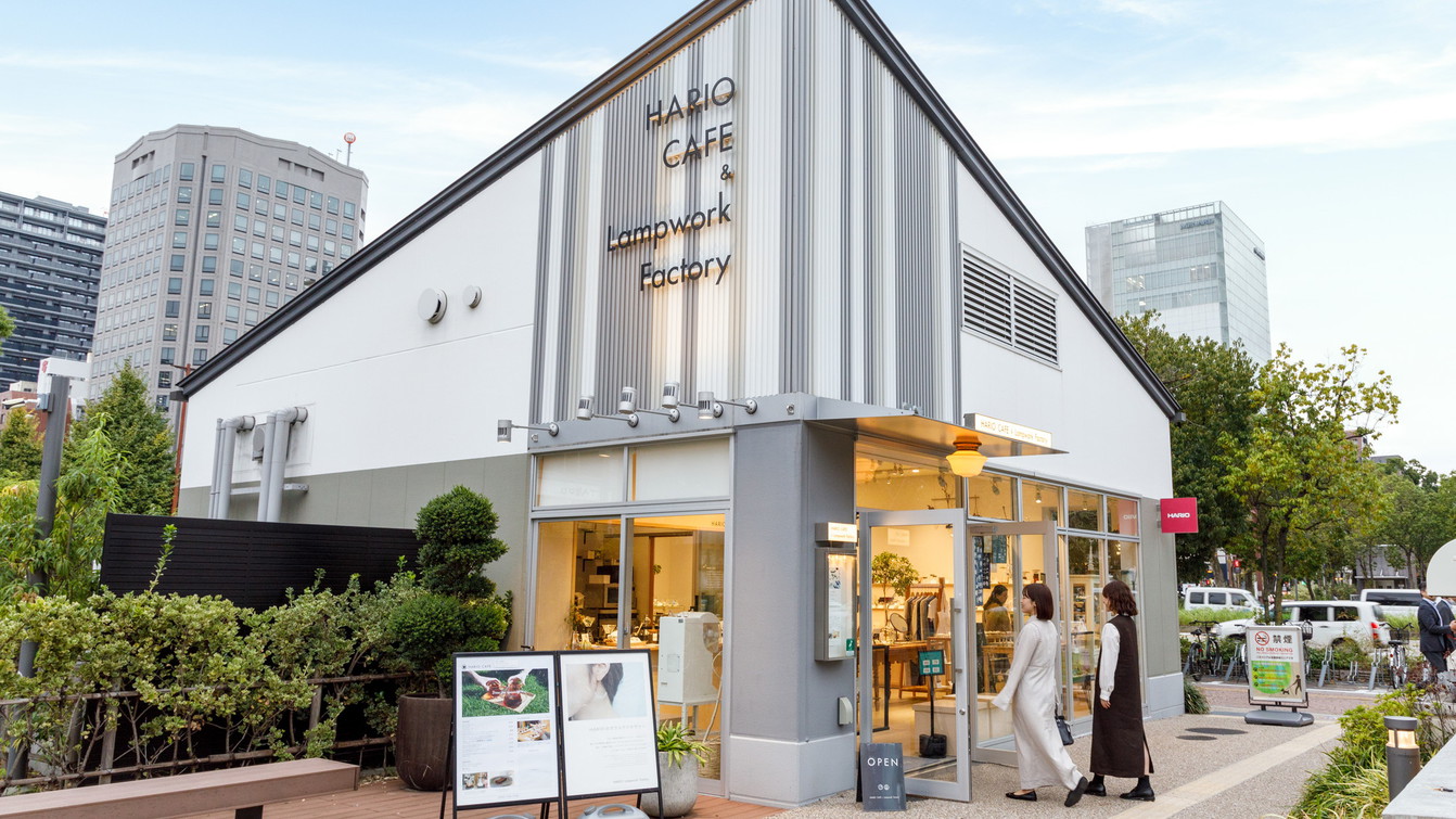 【HARIO CAFE& Lampwork Factory】ホテルより徒歩約4分