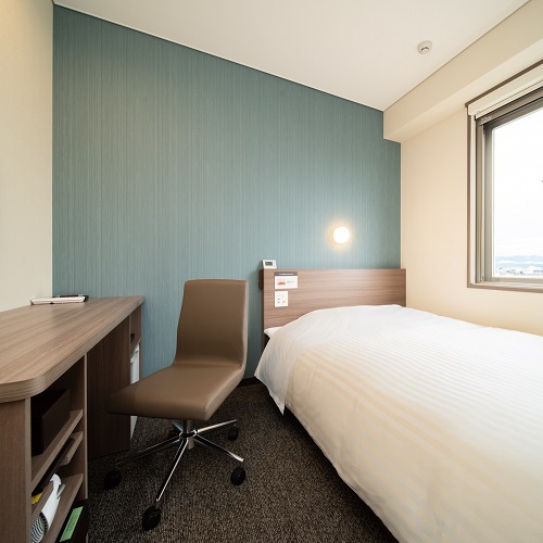 Super Hotel Yamagata Tsuruoka Stop at Super Hotel Yamagata Tsuruoka to discover the wonders of Tsuruoka. Featuring a satisfying list of amenities, guests will find their stay at the property a comfortable one. Facilities like laun