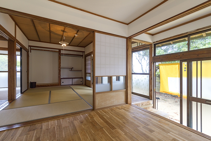 This photo about Denpaku Umi miru Terrace no Yado <Tokunoshima> shared on HyHotel.com