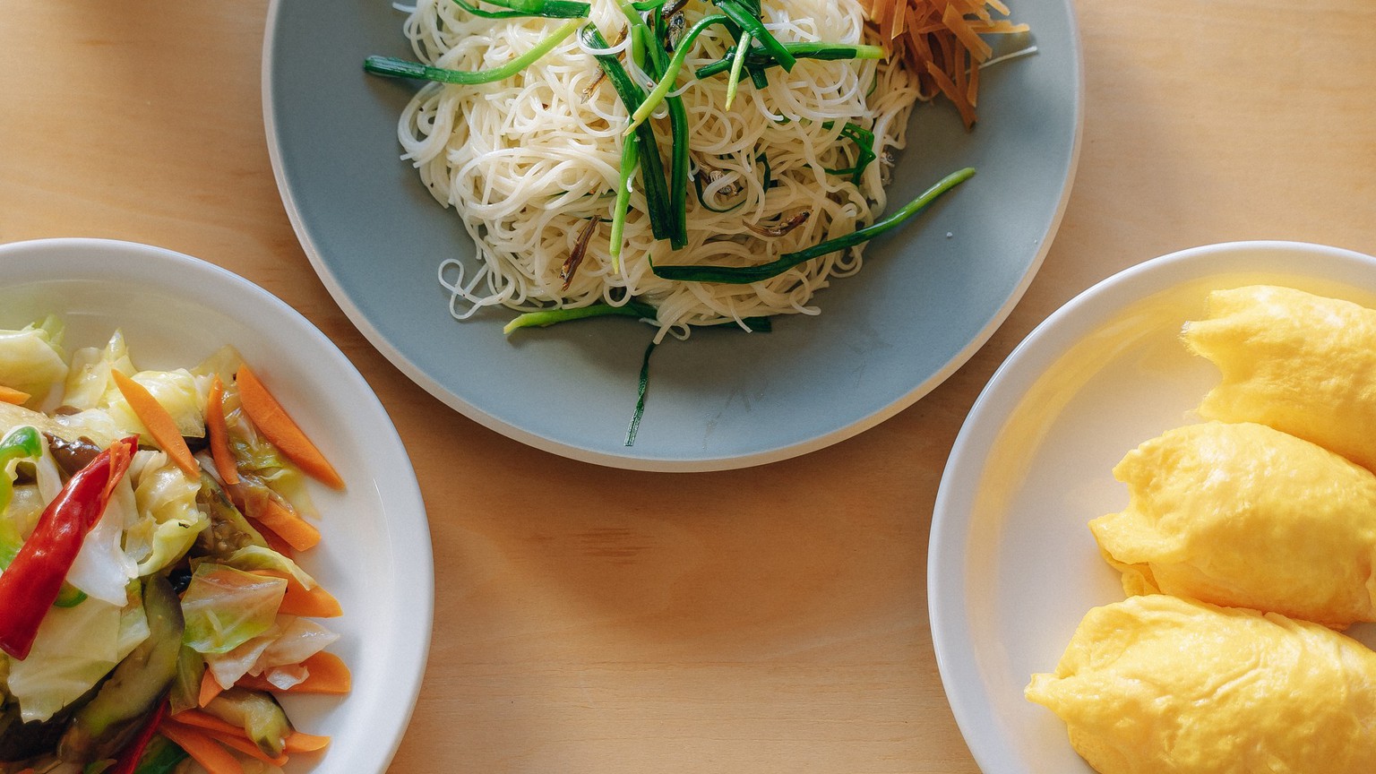 伝泊総合フロントでは、伝泊 奄美 古民家での滞在にぴったりな「食材セット」を販売しています。