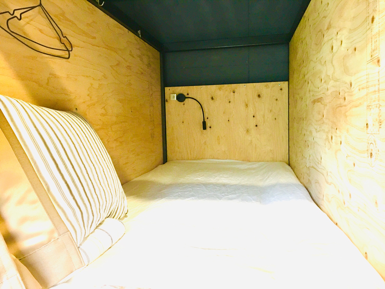 Hostel und Kitchen GOTO BASE <Goto, Nakadorijima> Main Image Hostel und Kitchen GOTO BASE <Goto, Nakadorijima>, Goto islands