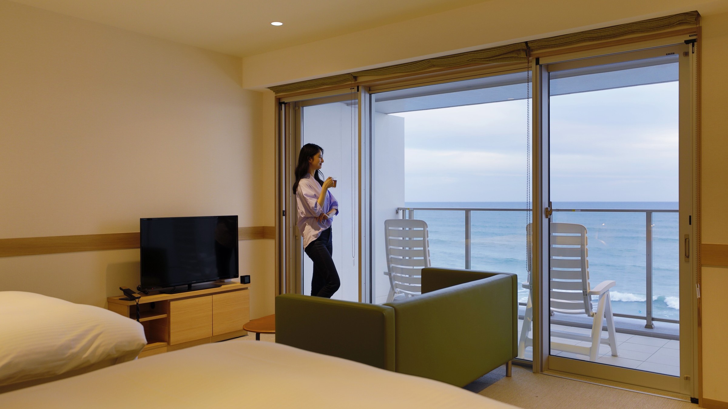 【スタンダードルーム】４０㎡（定員３名）＋８㎡ワイドテラス客室