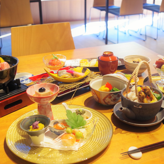   【ご夕食】一例。季節によって食材の変更の可能性があります