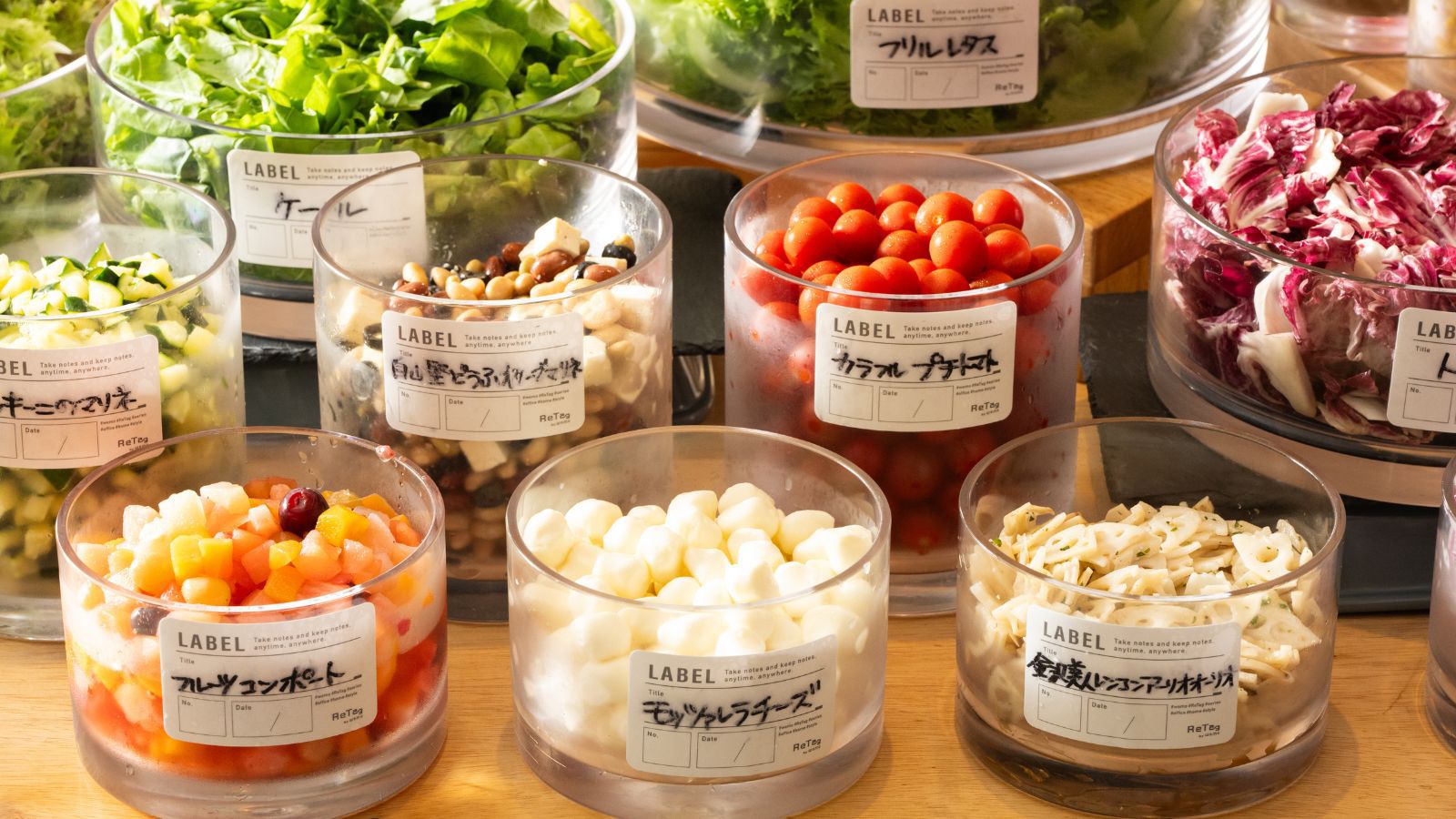 【朝食ビュッフェ】加賀太胡瓜や金沢美人レンコンを使ったマリネなどサイドメニューも自家製で。