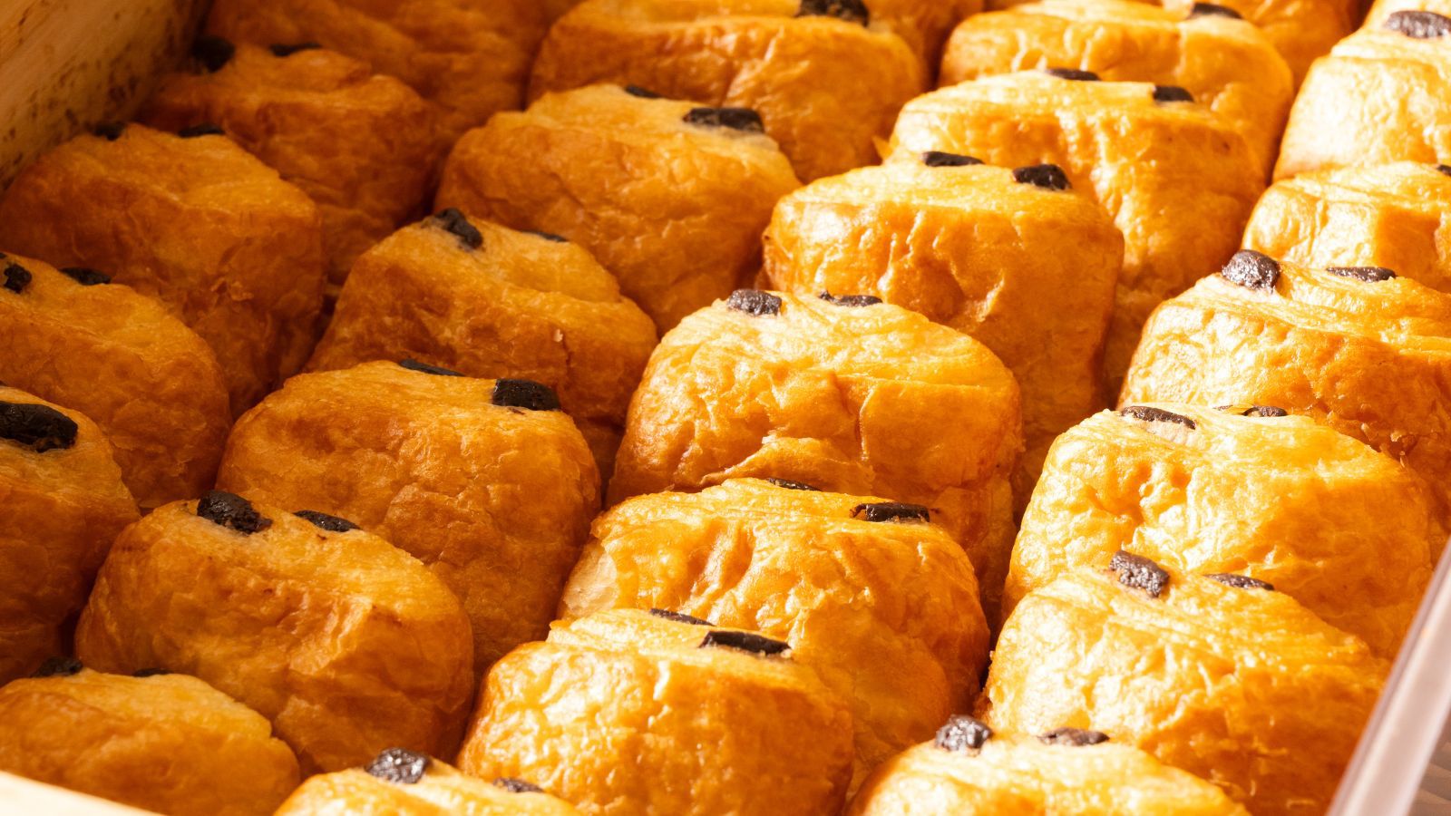 【朝食ビュッフェ】朝からエネルギーをチャージできるビュッフェ形式。