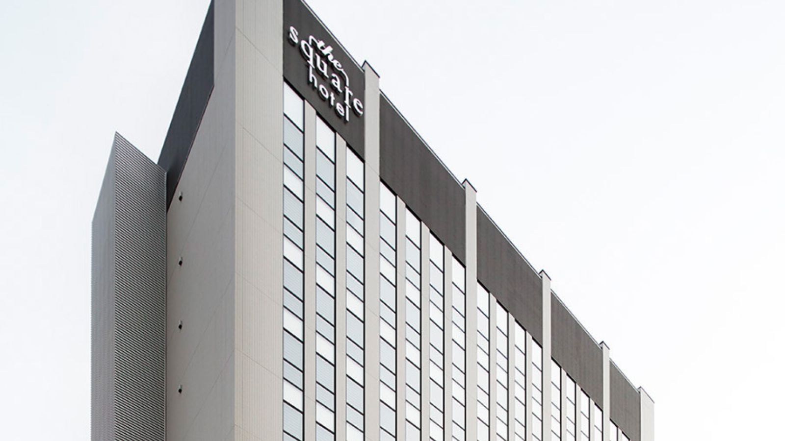 【外観】落ち着いた色調と洗練されたデザインが特徴的な外観。