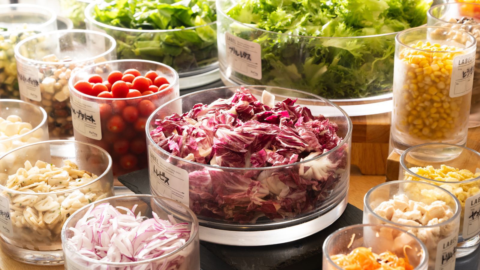 【朝食ビュッフェ】石川野菜たっぷりのサラダビュッフェが楽しめる朝食。