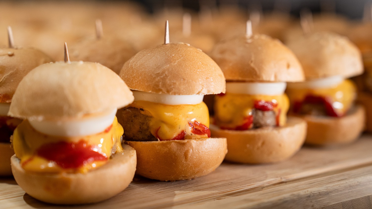 【朝食ビュッフェ】ミニバーガー