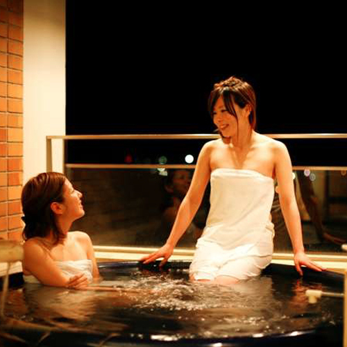 貸切温泉女子２
