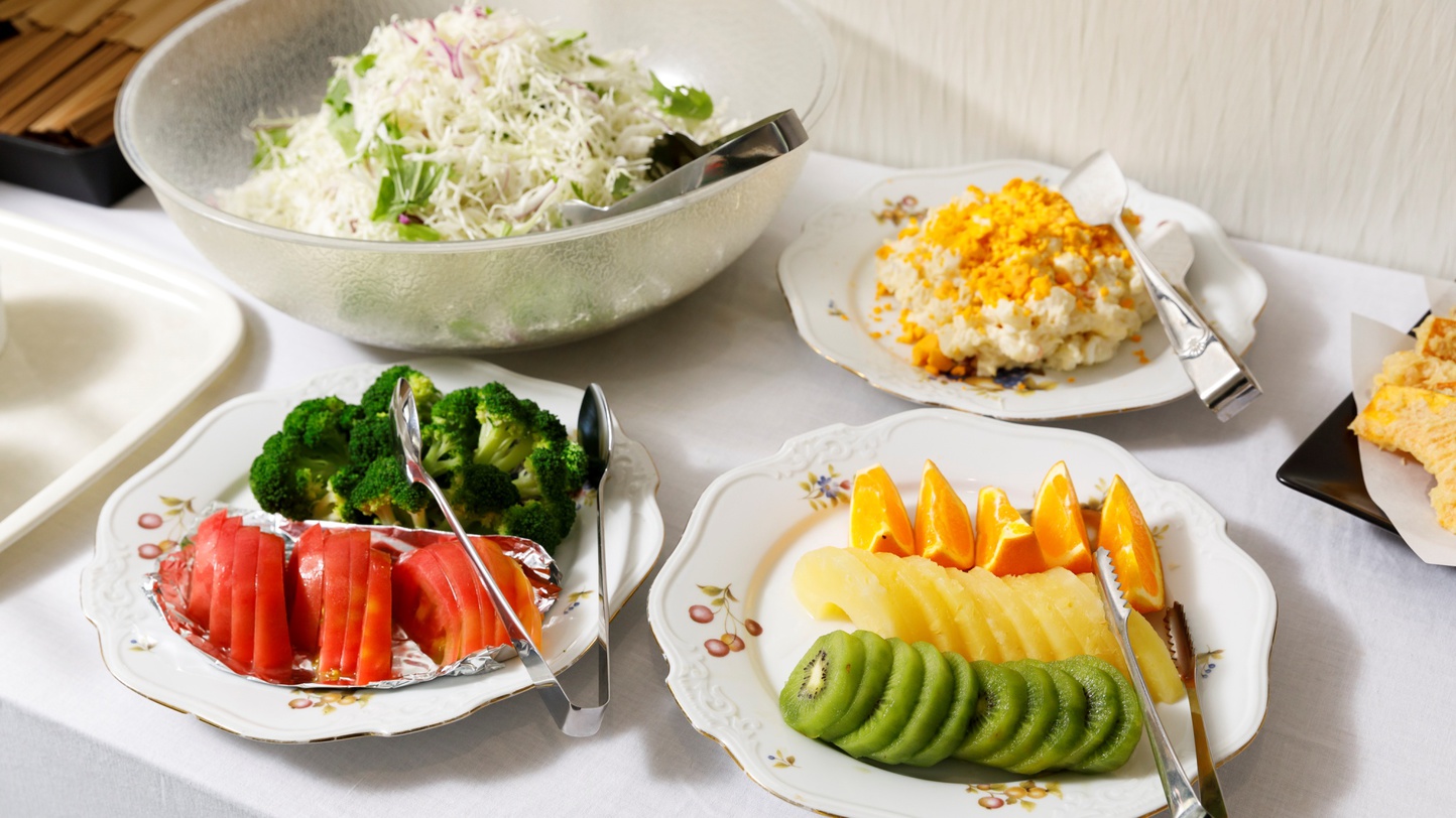 【朝食バイキング一例】何かと不足しがちなお野菜は、当ホテルでしっかりチャージ！