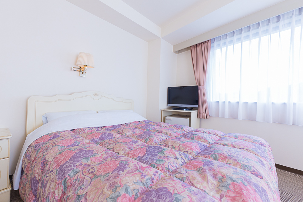 Hotel Marseille Located in Shimoda, Hotel Marseille is a perfect starting point from which to explore Izu. Offering a variety of facilities and services, the property provides all you need for a good nights sleep. A