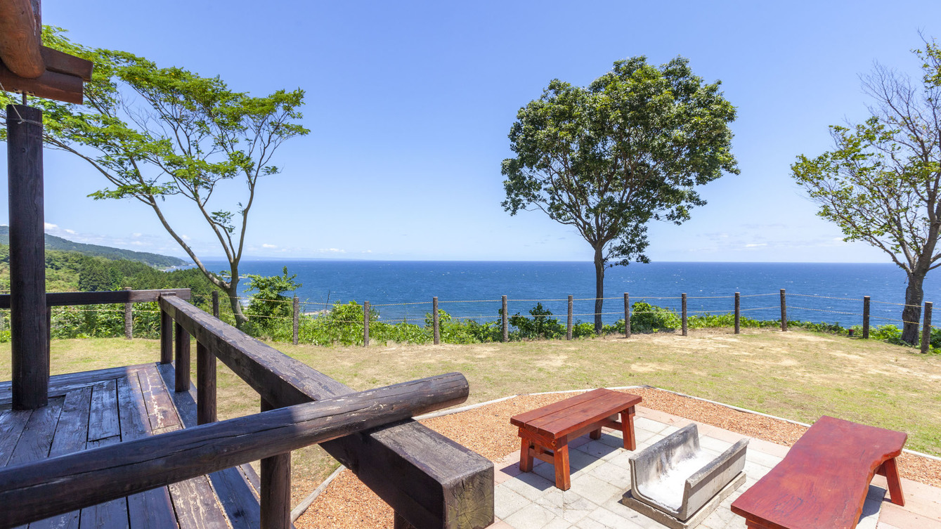 部屋から海が眺められます。