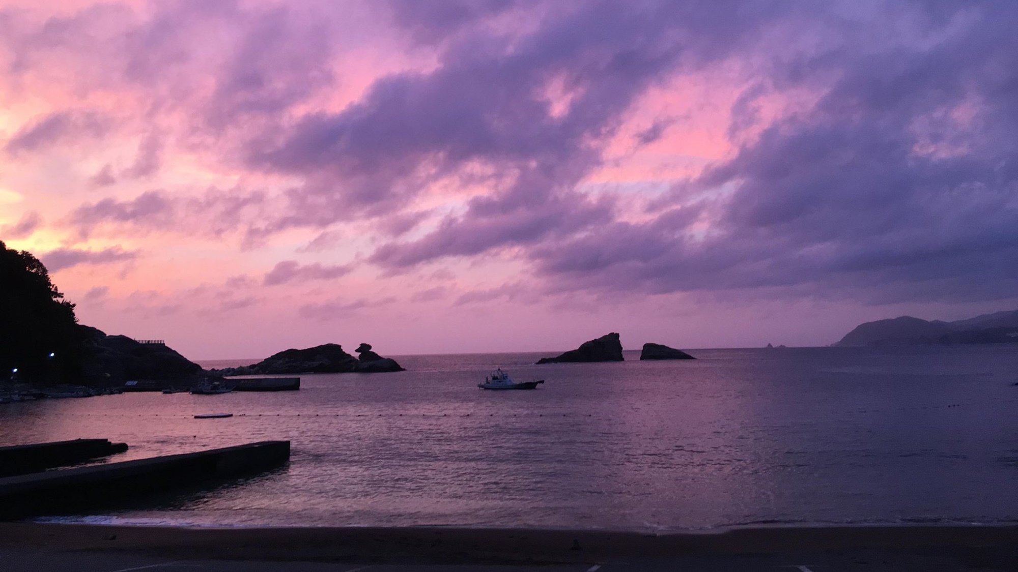 *周辺景色／雲見海岸の美しい夕焼け