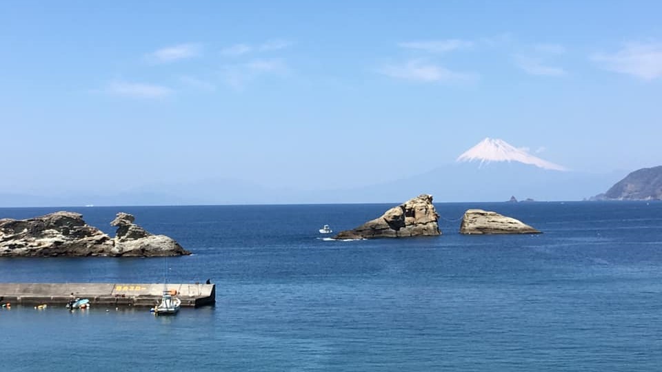 *当館周辺の海岸では、エメラルドグリーンに広がる絶景がご覧いただけます♪