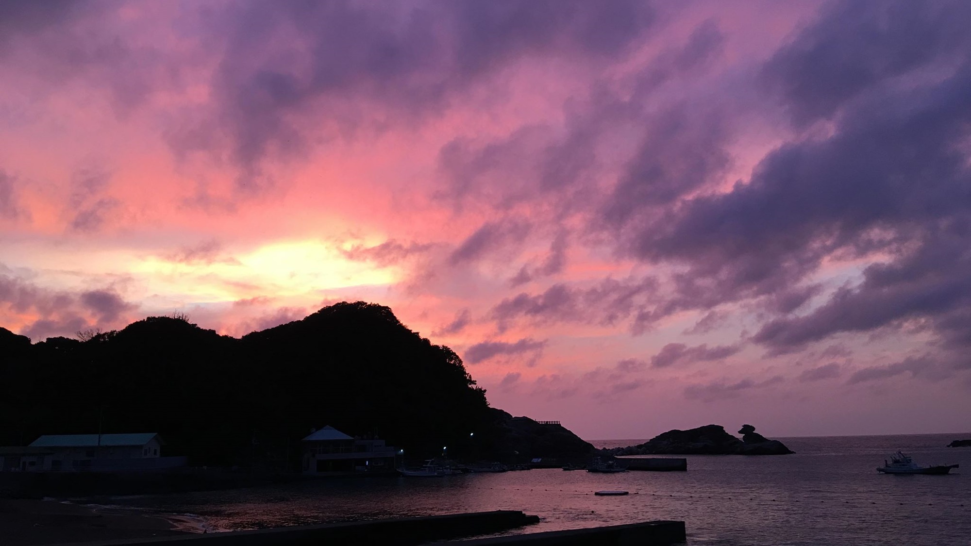 *周辺景色／雲見海岸の美しい夕焼け