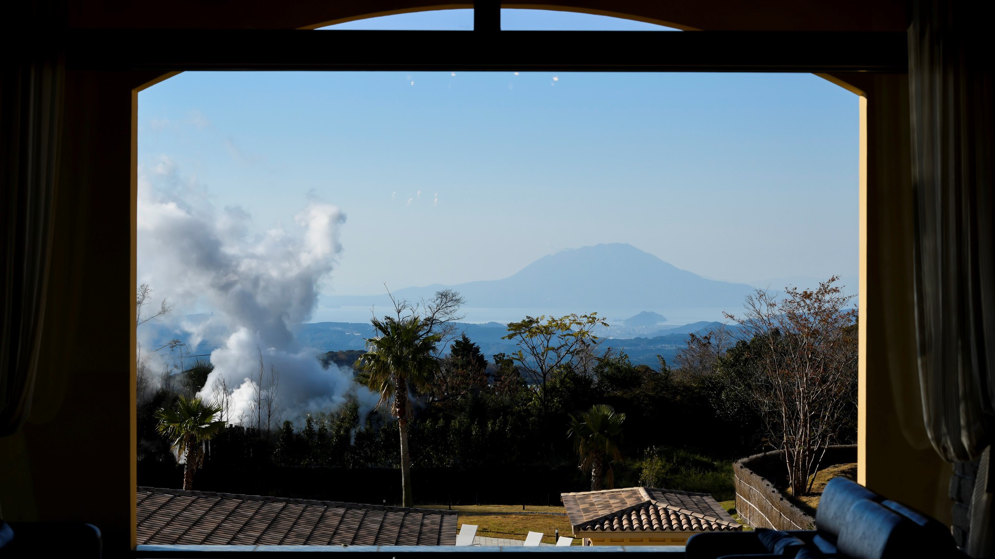 ロビーからの桜島