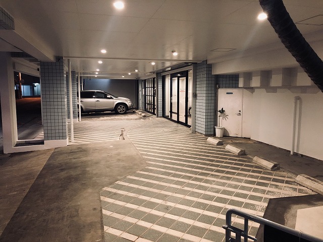 Hotel parking lotホテル駐車場