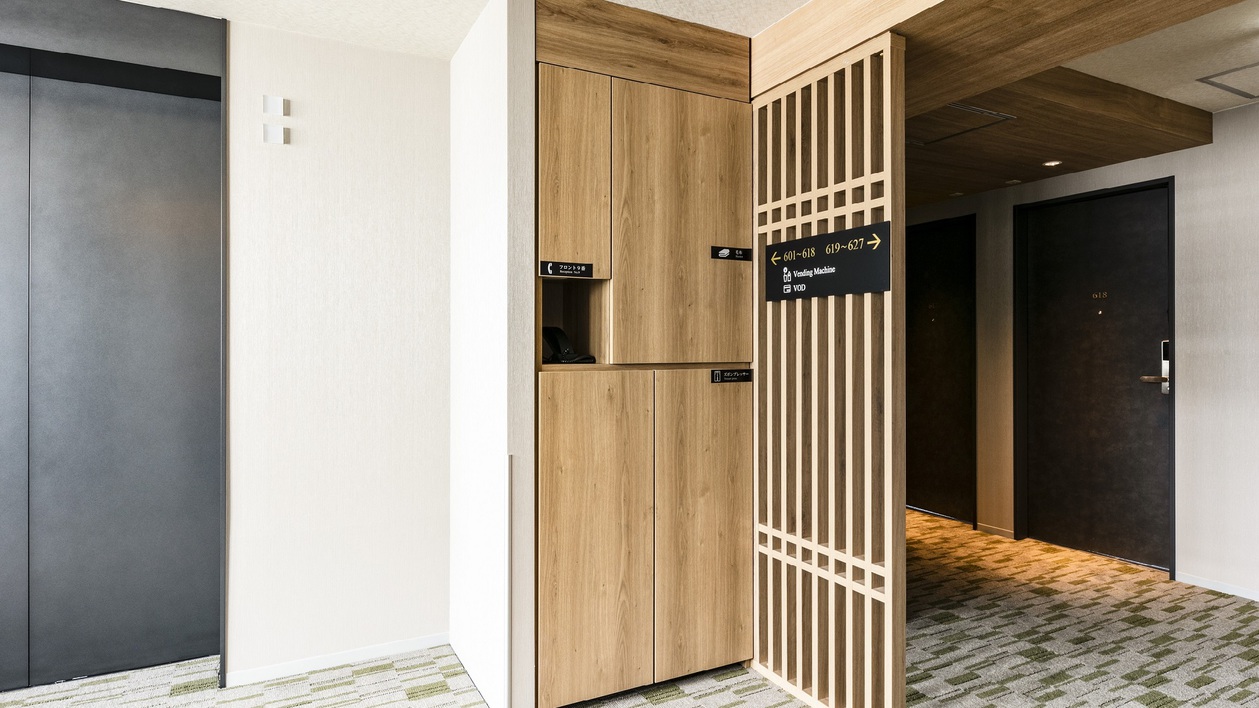 【3〜12階】客室エレベーターホール