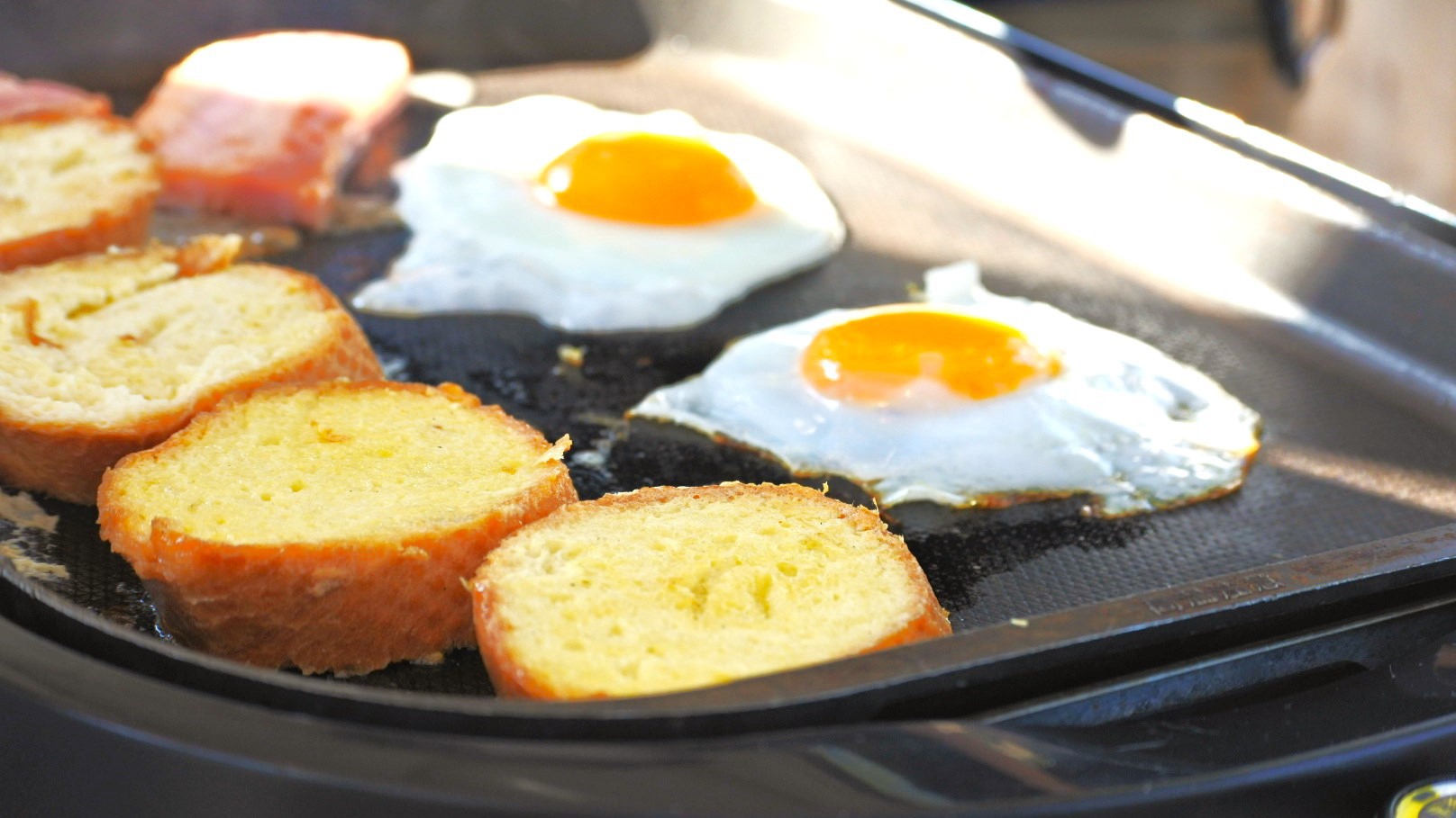 朝食調理イメージ