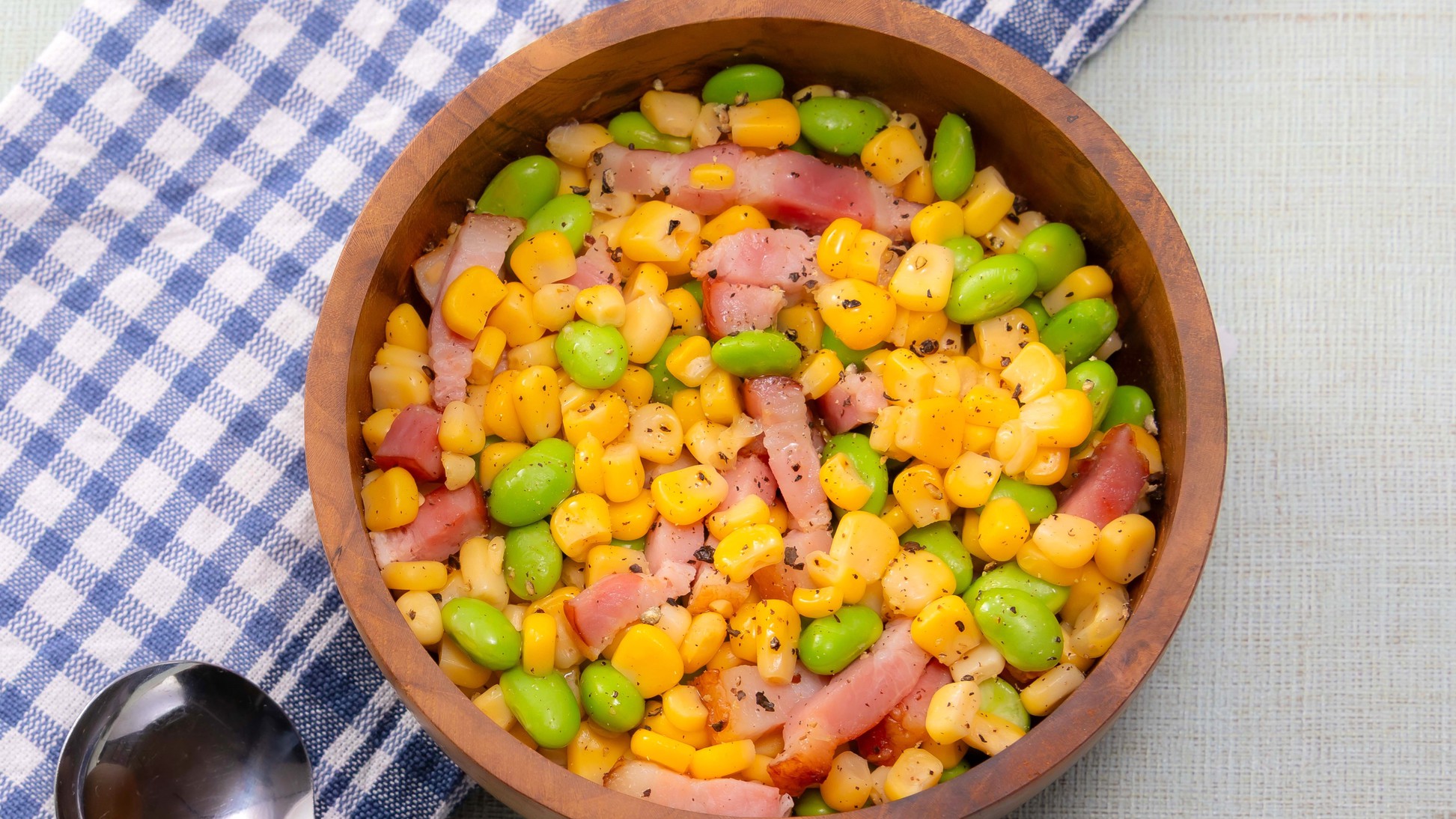 とうもろこしと枝豆のベーコンソテー