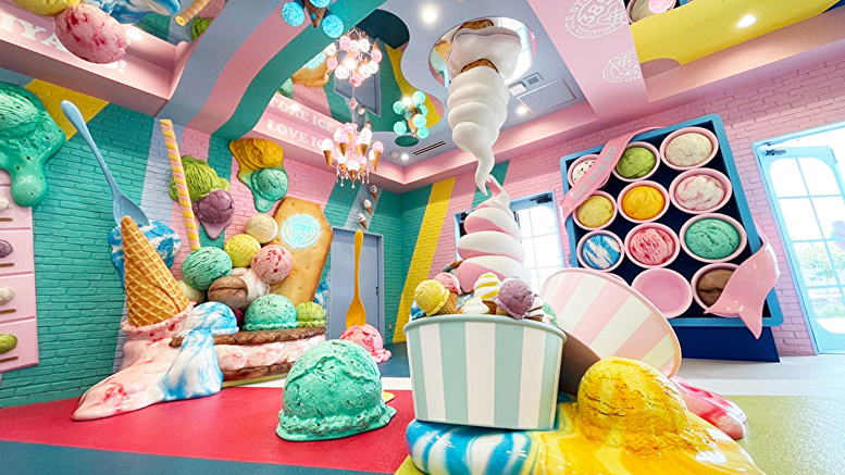 フォトスポット ICE STAND385（ブルーシール宮古島パイナガマ店横）（徒歩3分）