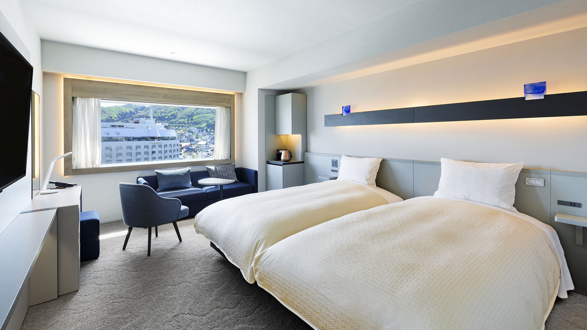 【客室】デラックスツイン/30㎡/こちらのお部屋タイプは全室函館山側を向いております。(最大2名)