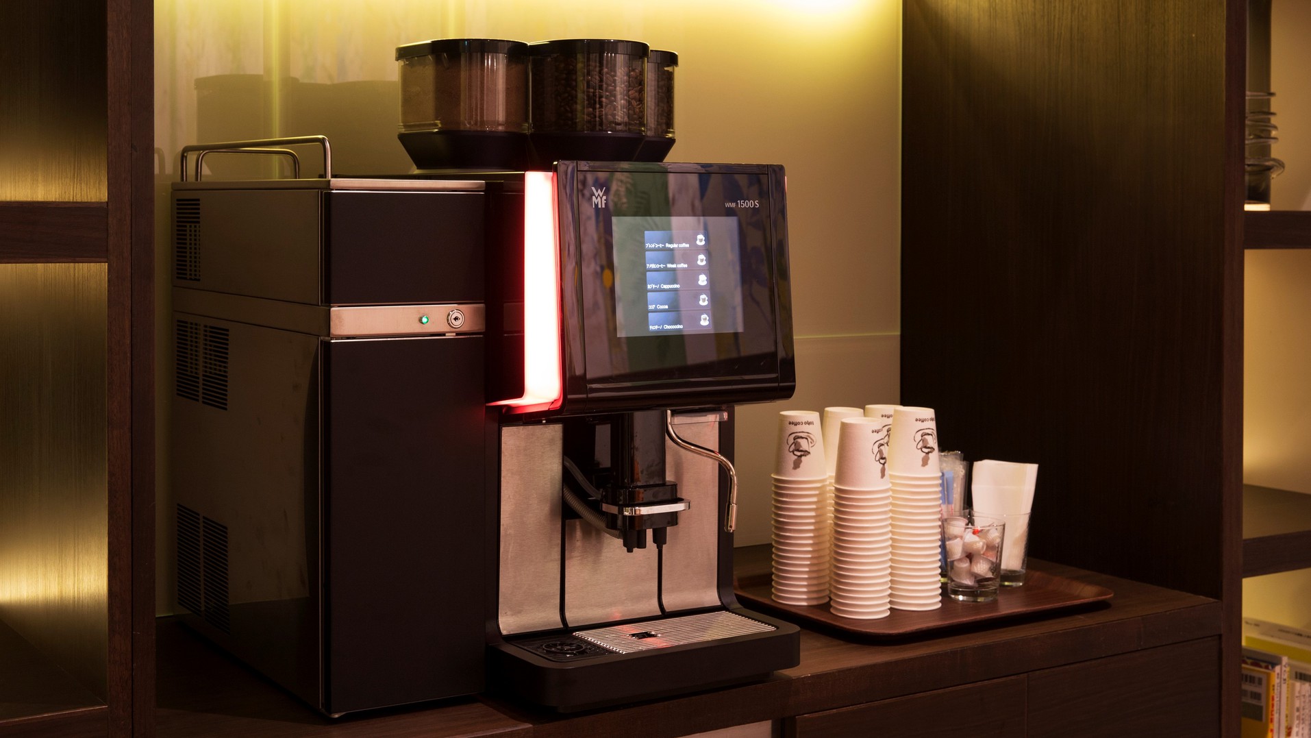 ご宿泊のお客様はコーヒーマシンを無料でご利用いただけます