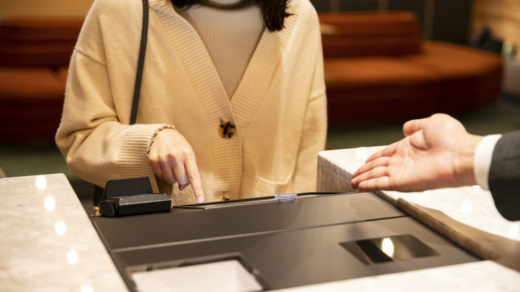 チェックイン・チェックアウトはセルフマシーンで承ります。