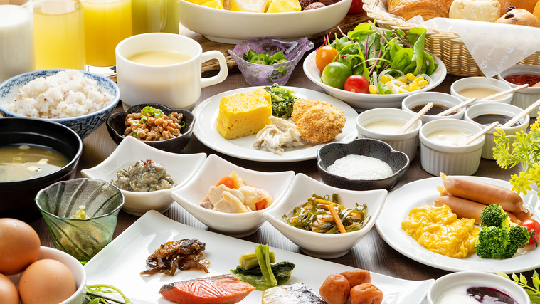 【朝食ブッフェ】体が喜ぶメニュー：和洋折衷のメニューで、ご気分に合わせた朝食をお楽しみいただけます。