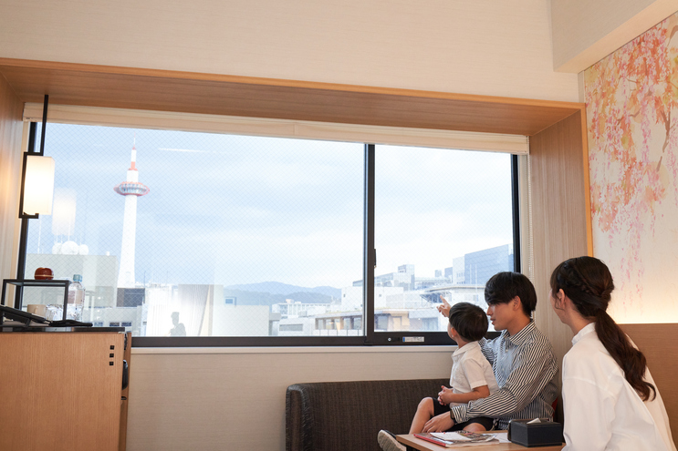お部屋からは京都タワーが見えたよ