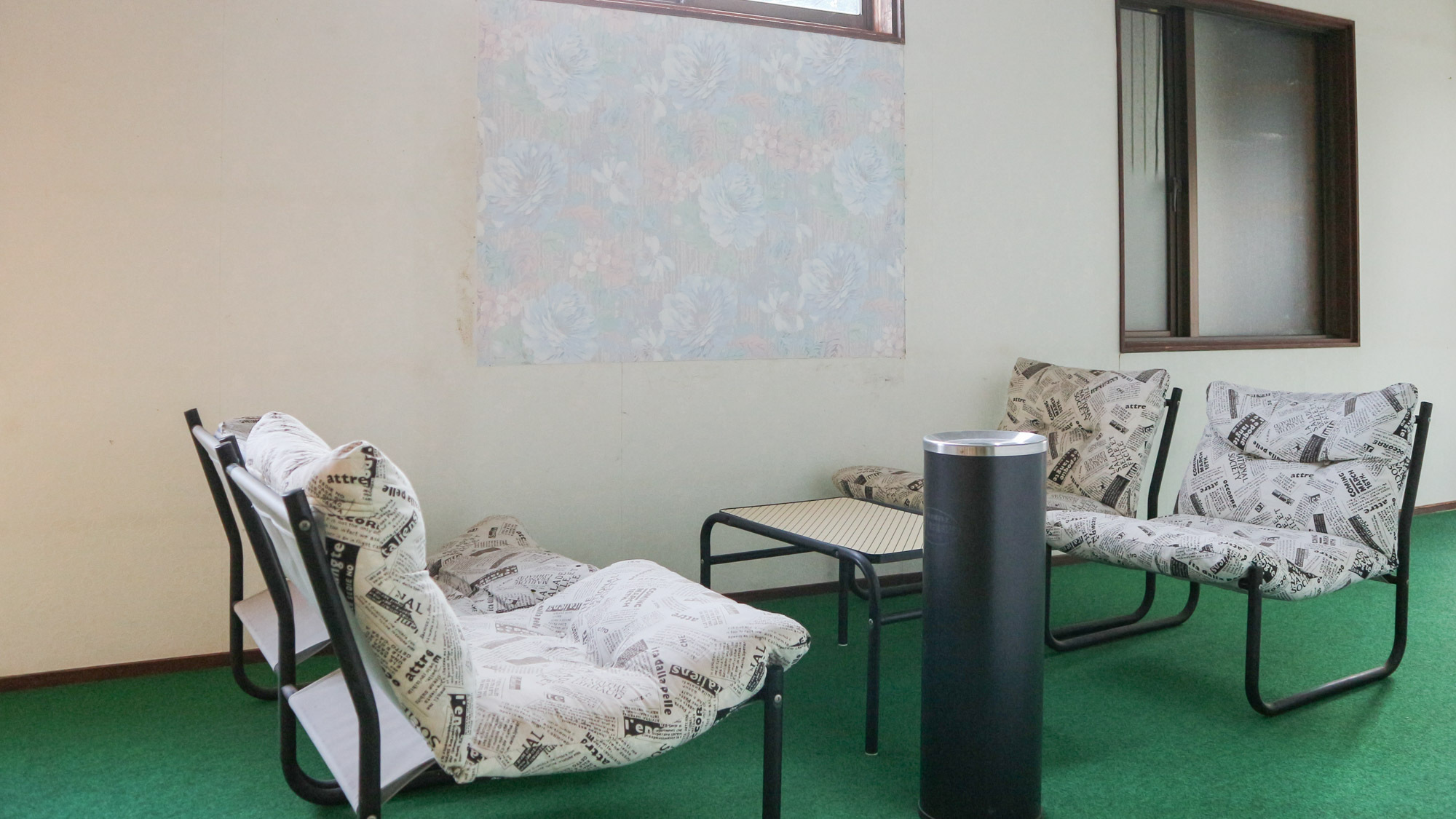*【館内一例】喫煙所。客室は全室禁煙です