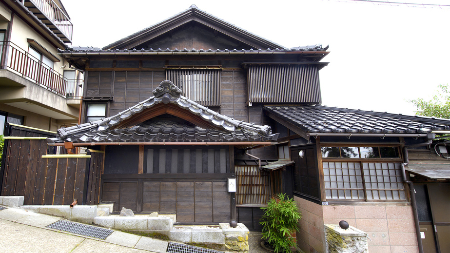 Machiya Ufu Guest House Interior 1