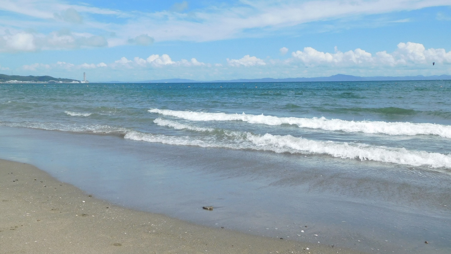 【三浦海岸海水浴場】三浦半島内でも大規模で人気のビーチ（当館より徒歩で約5分）
