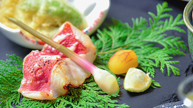 お食事一例：金目鯛塩？付け