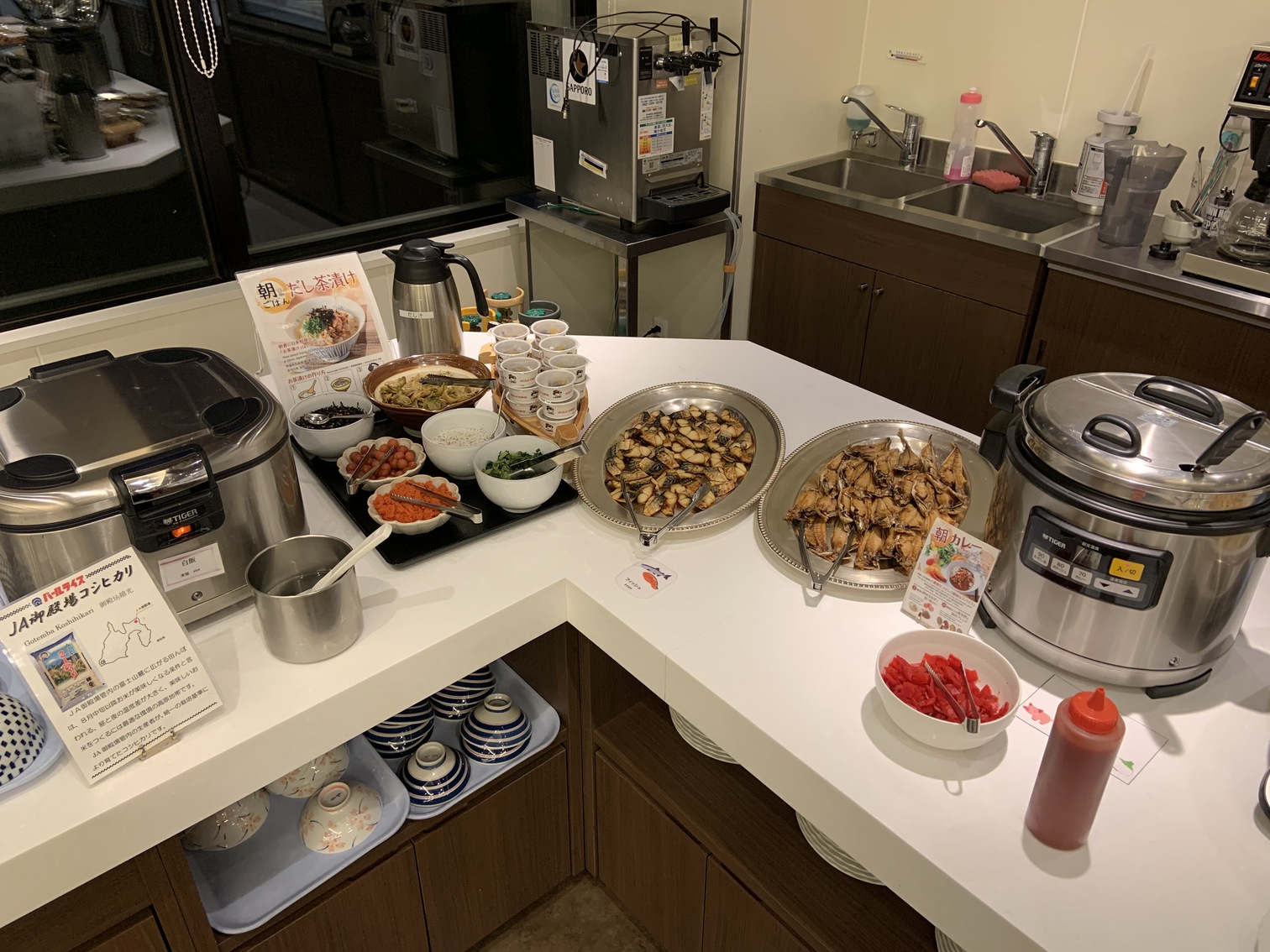 【ご朝食バイキング】料理の一例焼き魚・カレー・お茶漬けセットなど