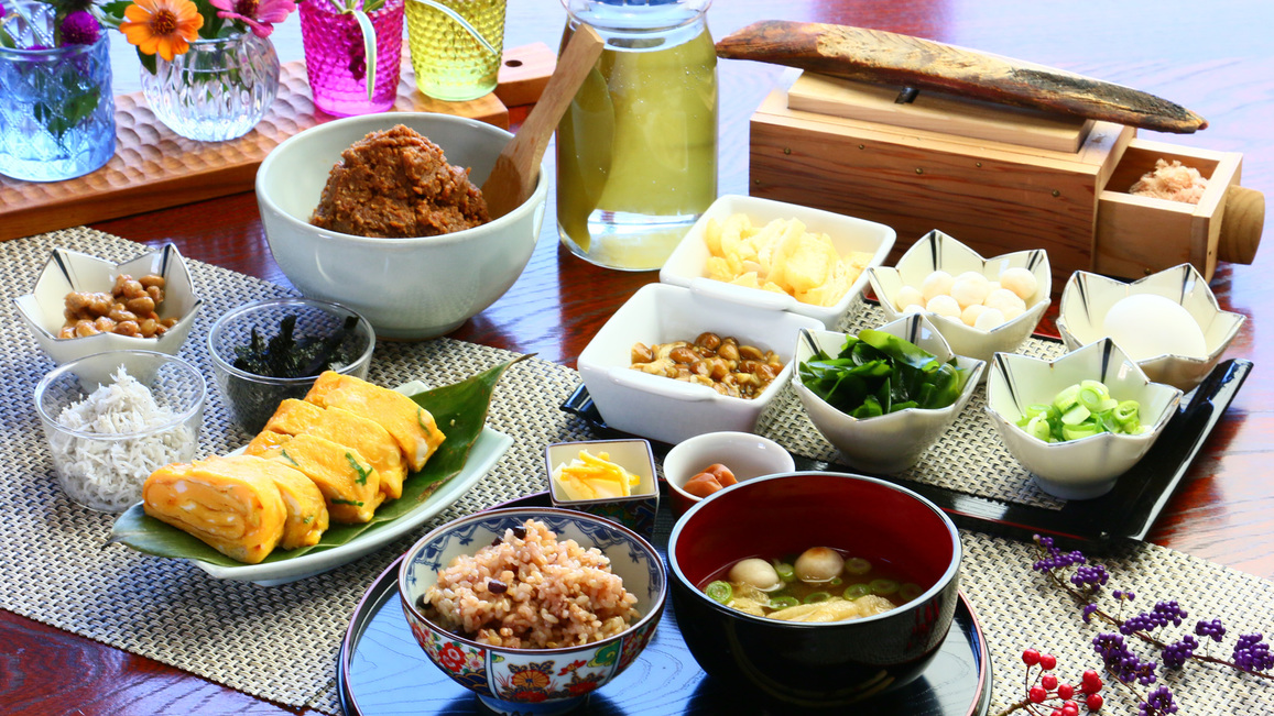 自家製ミソと”;木の花名水”;昆布だし&焼津のカツオ節で旨味溢れるMy味噌汁！具材もお好きなものを選んで