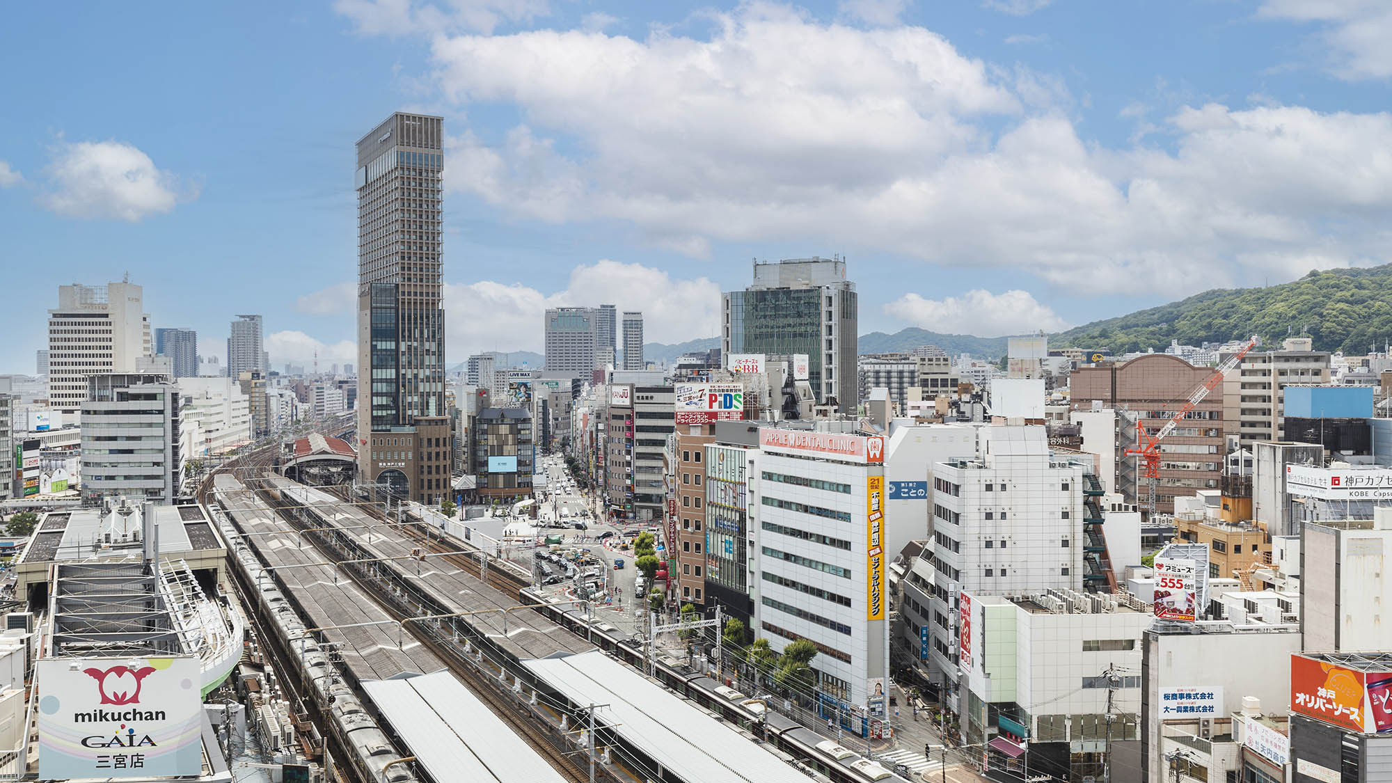 ・【景色】JR線「三ノ宮駅」より徒歩3分、阪急・阪神線「神戸三宮駅」より徒歩4分で移動もラクです