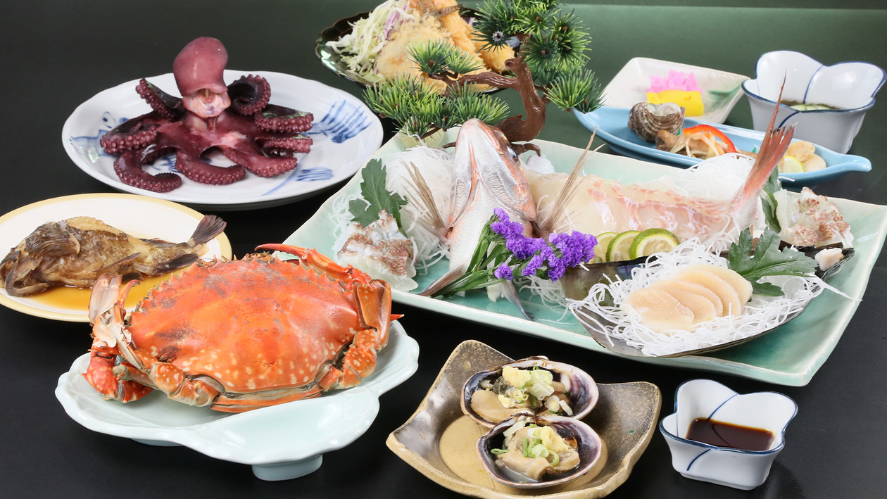 これが千代の定番スタンダードコース日間賀島の恵みたっぷりの自慢の海鮮料理です！※ワタリガニは別注
