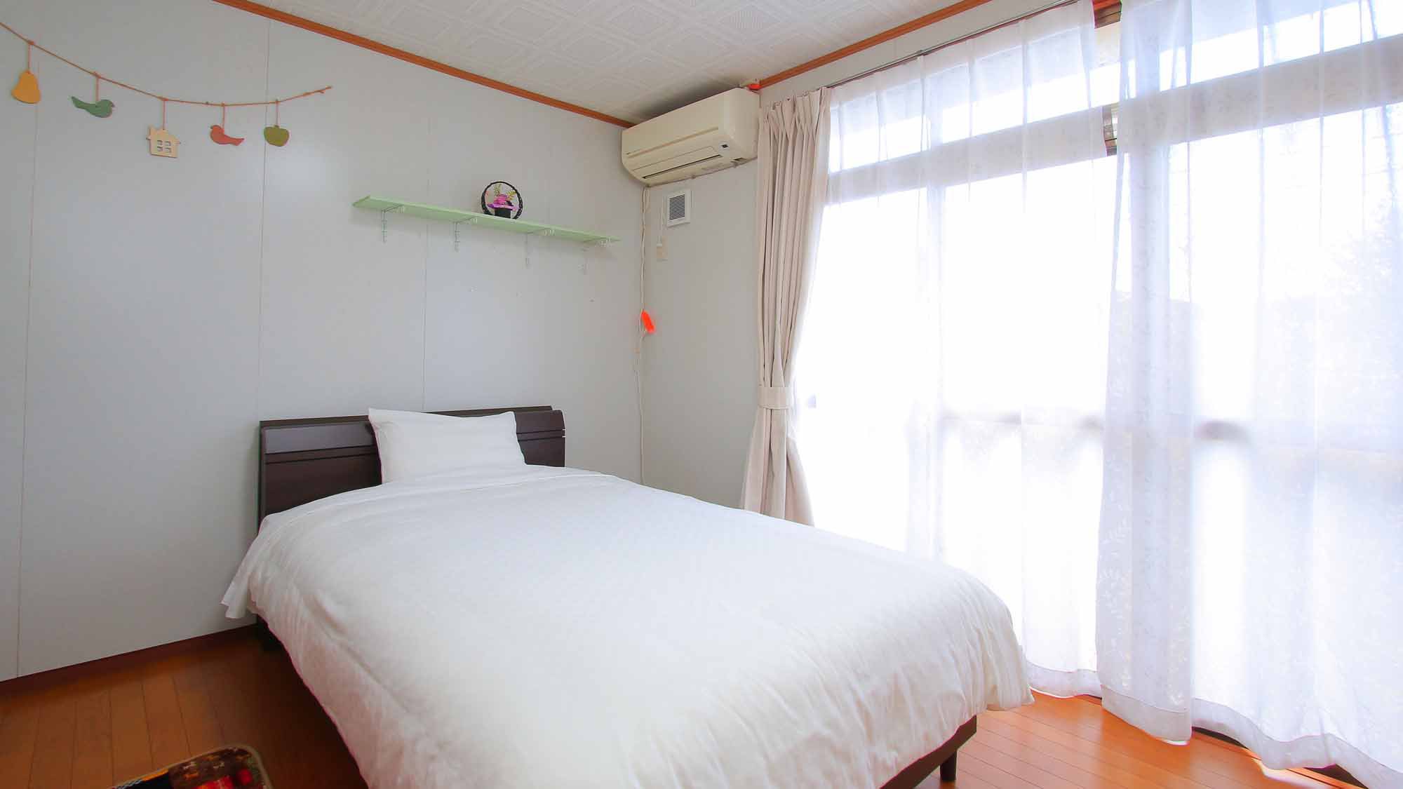  【別館】2号室洋室のお部屋です