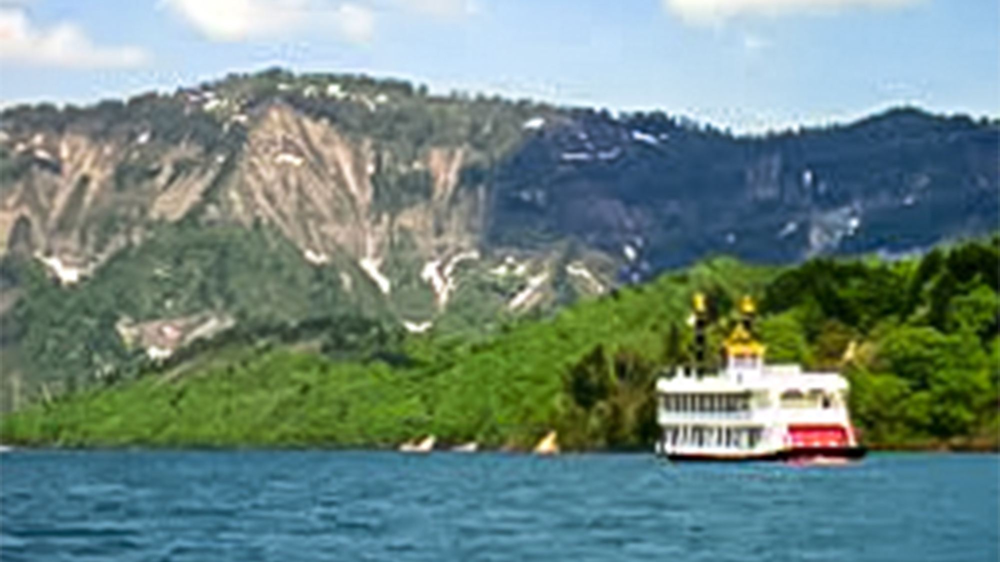 ・奥只見湖遊覧船越後湯沢観光の次の目的地としておすすめのスポットです
