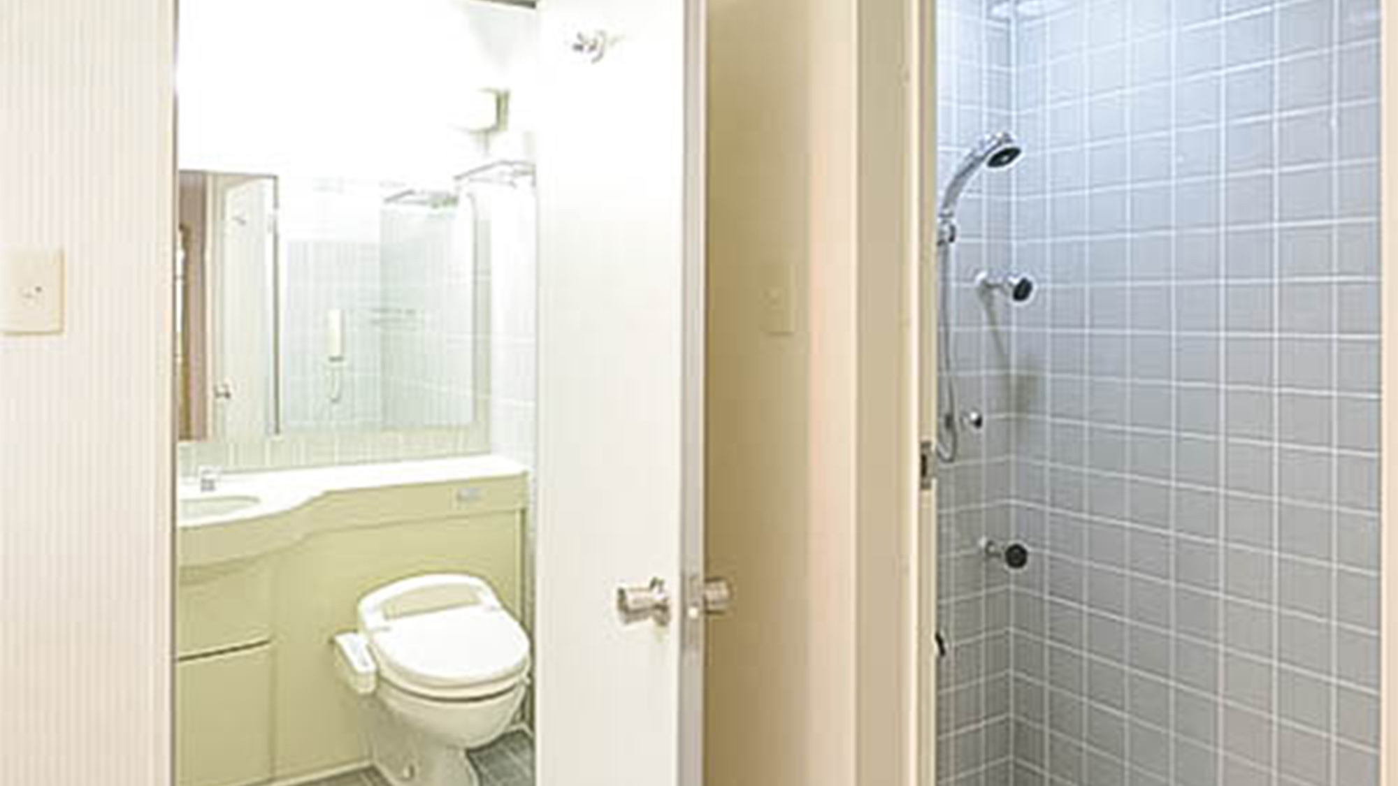 ・スーペリアツインルーム内バスルーム全客室に専用バスルームを設置