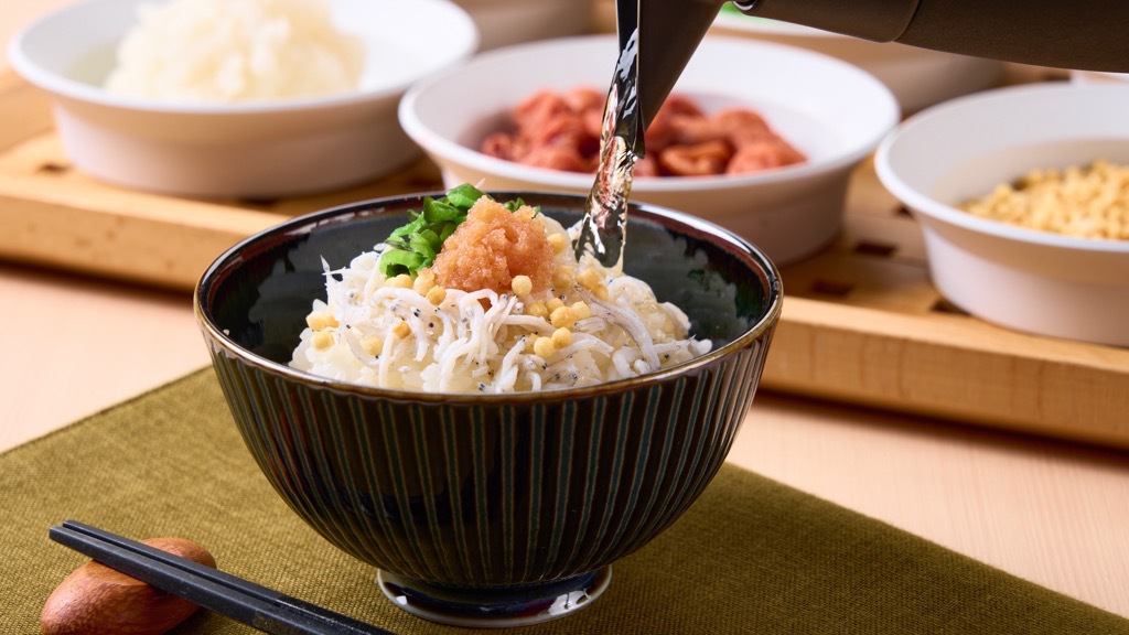 八代目儀兵衛のお米マイスターが吟味した「国産米コシヒカリ」にお好きなお供とお出汁を