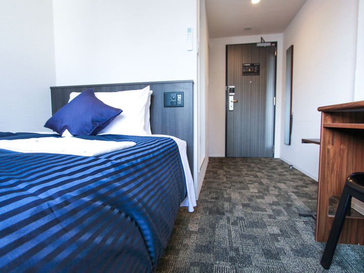 【シングルルーム喫煙&禁煙】定員2名/加湿機能付空気清浄機/大型液晶TV/電子レンジ/高速wi-fi