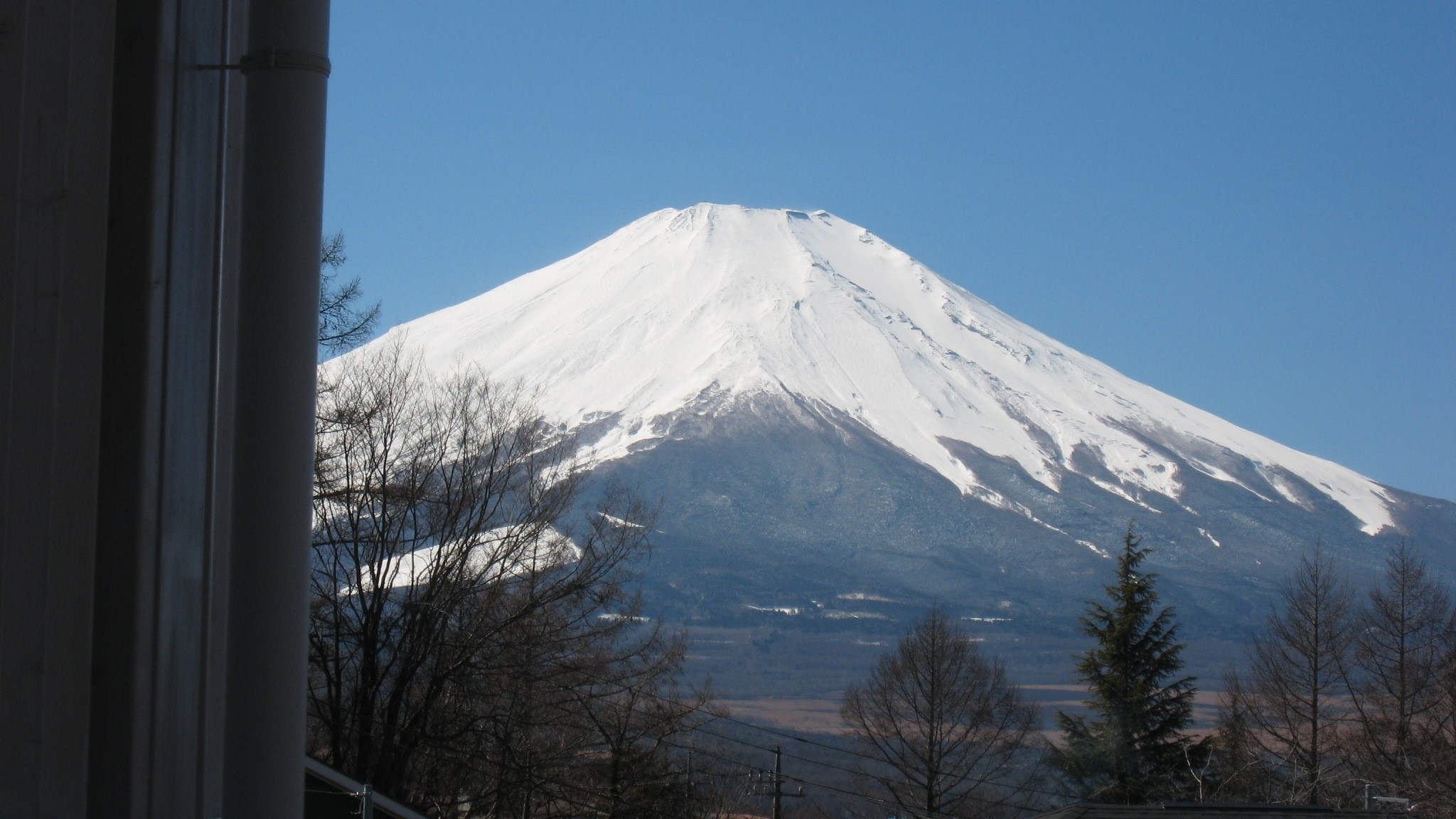 和モダンルームの24時間風呂からの富士山