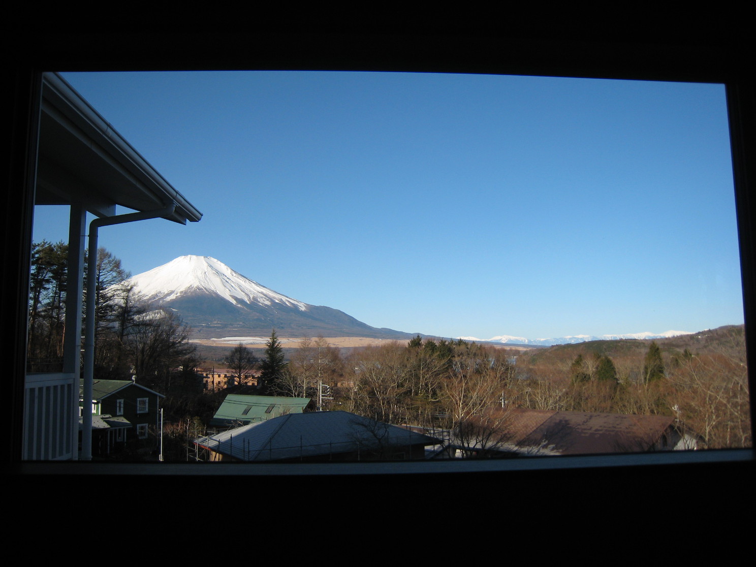 和モダンルーム2階からの富士山