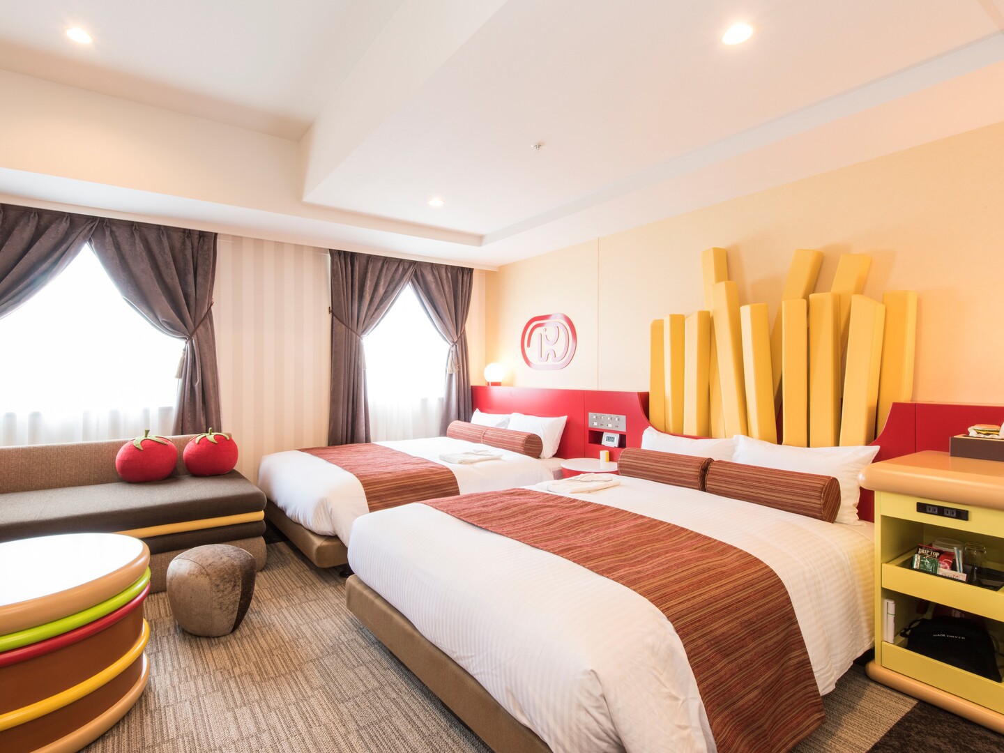 【DOMDOMハンバーガールーム】楽しいコンセプトルーム〜素泊り〜