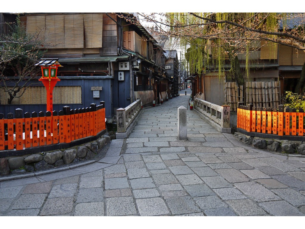 観光祇園・辰巳大明神