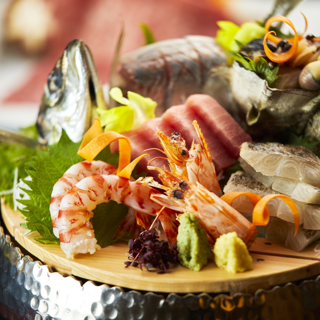 【夕食】季節によって変更の可能性がございます。四季折々の食材をお楽しみください。※写真はイメージです