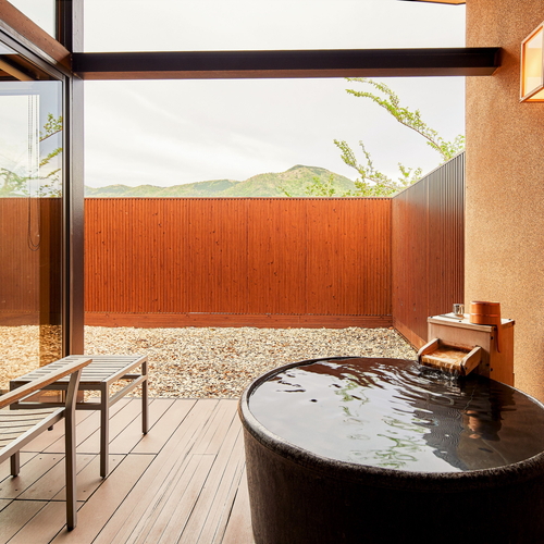 【１０５Aタイプ】客室露天風呂、ドッグラン